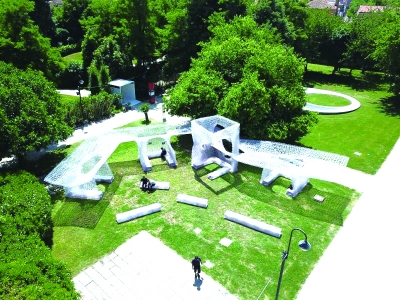 中国馆室外装置《云市 鸟瞰》 高长军 摄